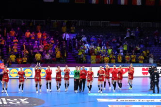 un-fost-selectioner-da-cartile-pe-fata-dupa-esecul-romaniei-cu-ungaria