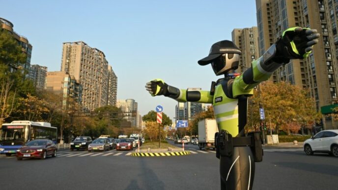 primul-agent-de-circulatie-bazat-pe-inteligenta-artificiala-incepe-serviciul-intr-un-oras-din-china-foto