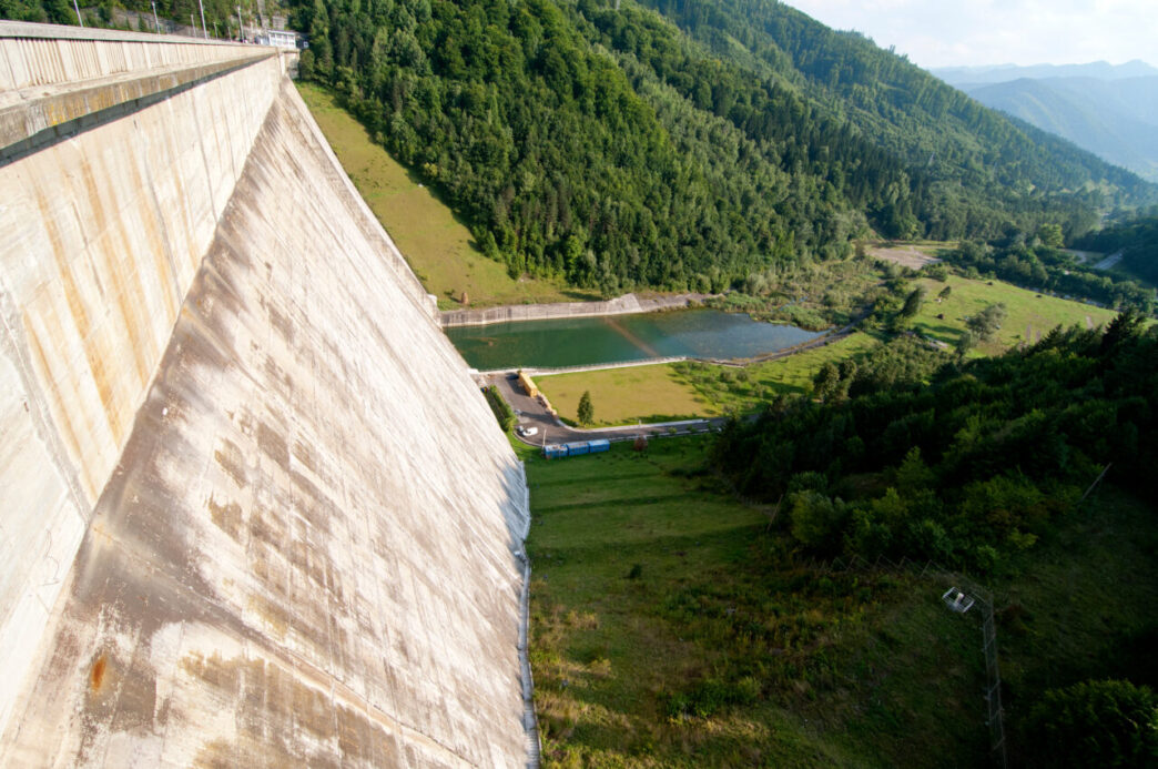 raport-devastator-al-curtii-de-conturi-despre-barajele-din-romania:-„nu-au-autorizatie.-stare-accentuata-de-degradare,-abandonate-sau-cu-probleme”