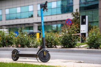 rca-pentru-trotinete-si-biciclete-electrice-in-romania-–-cand-este-obligatorie-asigurarea,-pe-ce-criterii-si-la-ce-modele
