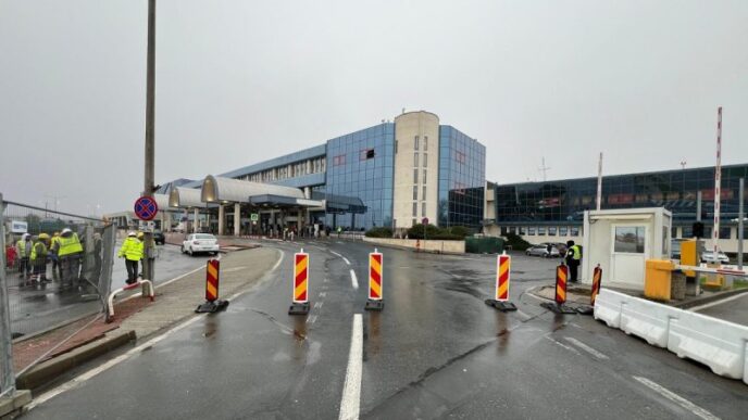 accesul-interzis-cu-masina-la-terminalul-plecari-al-aeroportului-otopeni.-noile-rute-auto,-anuntate-de-autoritati
