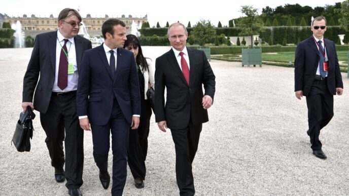 financial-times-dezvaluie-jocul-dublu-al-lui-macron.-franta-nu-vrea-sa-foloseasca-activele-ruse-blocate-in-bancile-sale