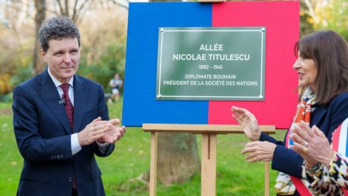 nicusor-dan,-intalnire-cu-primarul-parisului.-a-inaugurat-aleea-nicolae-titulescu-din-parcul-monceau