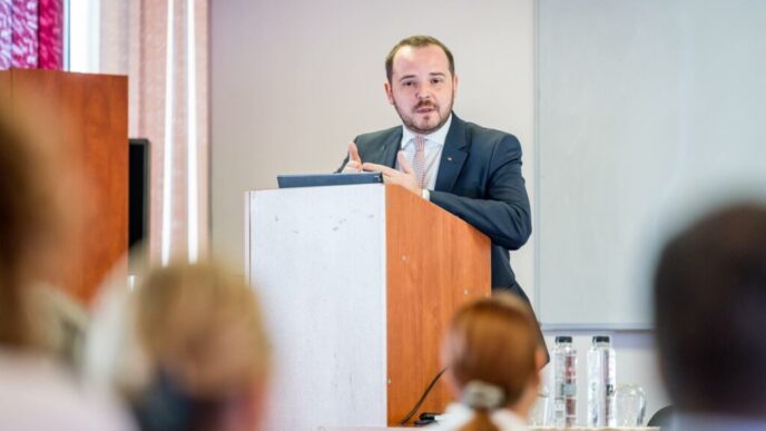 proiect:-cadrele-didactice-din-facultatile-de-medicina-si-farmacie-vor-ocupa-posturi-in-spitale-prin-concurs