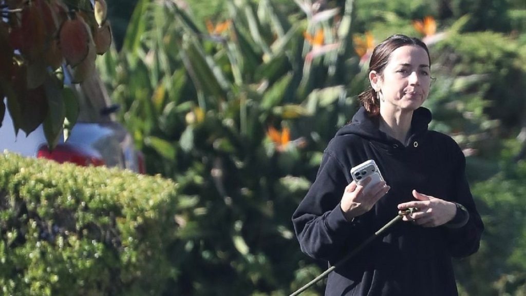 e-considerata-una-dintre-cele-mai-frumoase-femei-din-lume,-insa-cand-iese-pe-strada-e-de-nerecunoscut.-a-cucerit-cei-mai-ravniti-barbati-–-playtech-stiri