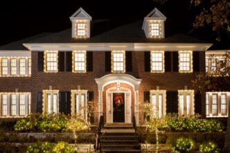 cum-arata-casa-din-filmul-„singur-acasa”-acum:-schimbarile-facute-de-proprietarii-celebrei-cladiri