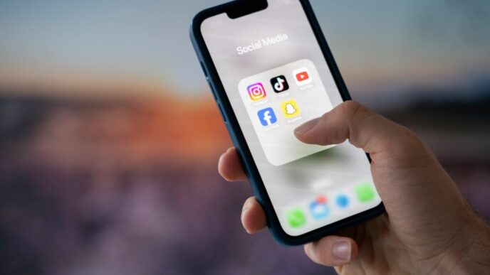 oficial!-in-australia,-copiii-sub-16-ani-nu-mai-pot-folosi-retelele-sociale