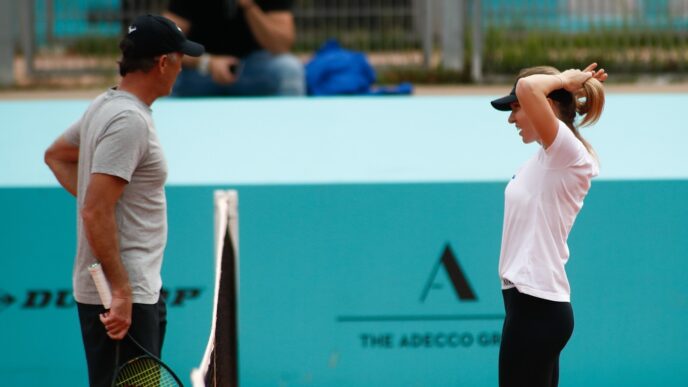 simona-halep,-antrenata-din-nou-de-darren-cahill.-romanca-s-a-pregatit-alaturi-de-jannik-sinner