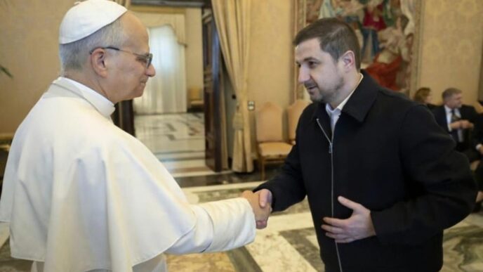 liderul-grupului-aur-in-ecr-s-a-intalnit-cu-papa-leon-al-xiv-lea