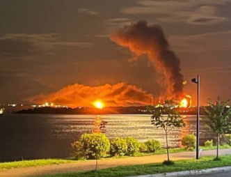 explozii-raportate-la-o-rafinarie-de-petrol-din-rusia,-in-contextul-unui-posibil-atac-cu-drone