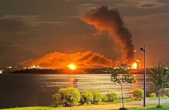 explozii-raportate-la-o-rafinarie-de-petrol-din-rusia,-in-contextul-unui-posibil-atac-cu-drone