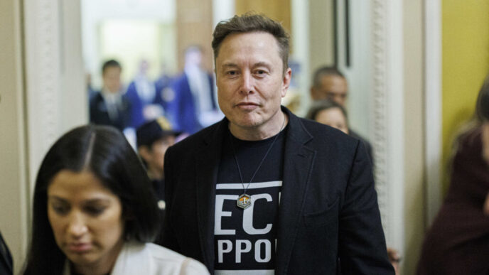elon-musk-recunoaste-ca-parerile-sale-despre-dumnezeu-s-au-schimbat-radical