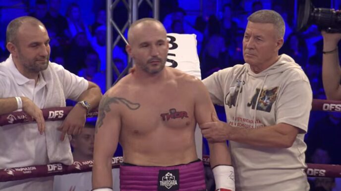 daniel-corbeanu-a-castigat-lupta-cu-flavius-biea-de-la-dynamite-fighting-show.-eduard-gafencu-a-iesit-plin-de-sange-din-ring!