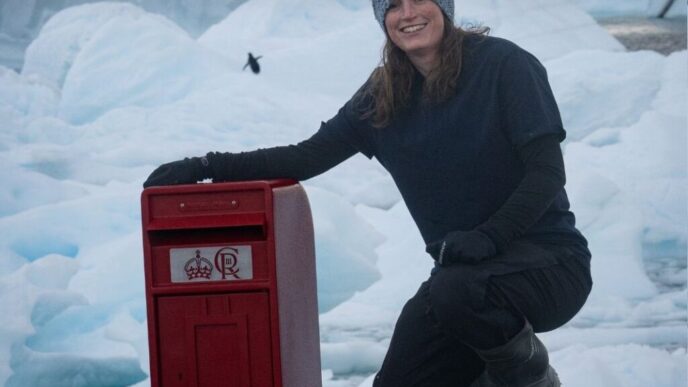 ce-cauta-o-cutie-postala-royal-mail-in-antarctica?