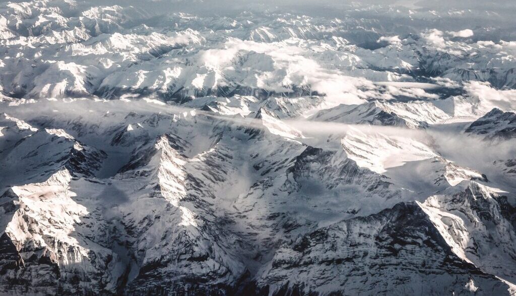 estimare-sumbra:-europa-poate-pierde-97%-din-ghetarii-din-alpi-pana-la-sfarsitul-secolului.-cercetator:-peisajul-va-fi-complet-diferit