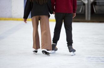 ce-patinoare-sunt-deschise-in-bucuresti-in-decembrie-2025-si-ce-preturi-au.-program,-locatii-si-facilitati