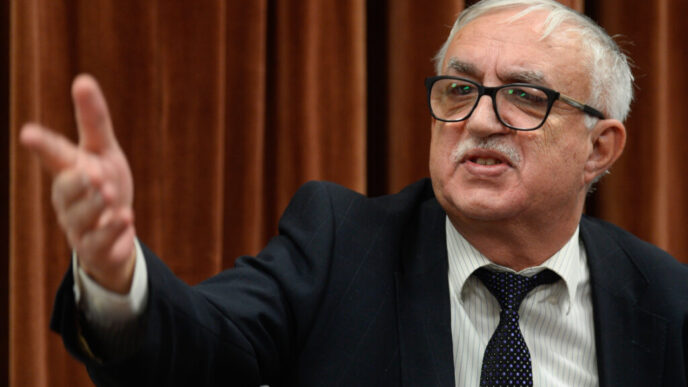 fost-presedinte-al-ccr:-referendum-pe-profesii-nu-exista-in-romania-si-nu-poate-fi-organizat-legal