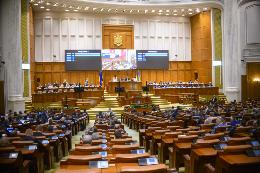 un-pol-suveranist-s-a-constituit-in-parlamentul-romaniei.-cine-face-parte,-cine-a-refuzat