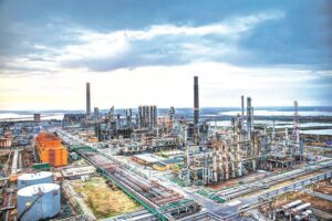 presiunea-fiscala-loveste-rompetrol-grupul-ia-in-calcul-oprirea-rafinariilor-petromidia-si-vega-din-februarie.-petrobrazi,-singura-unitate-activa