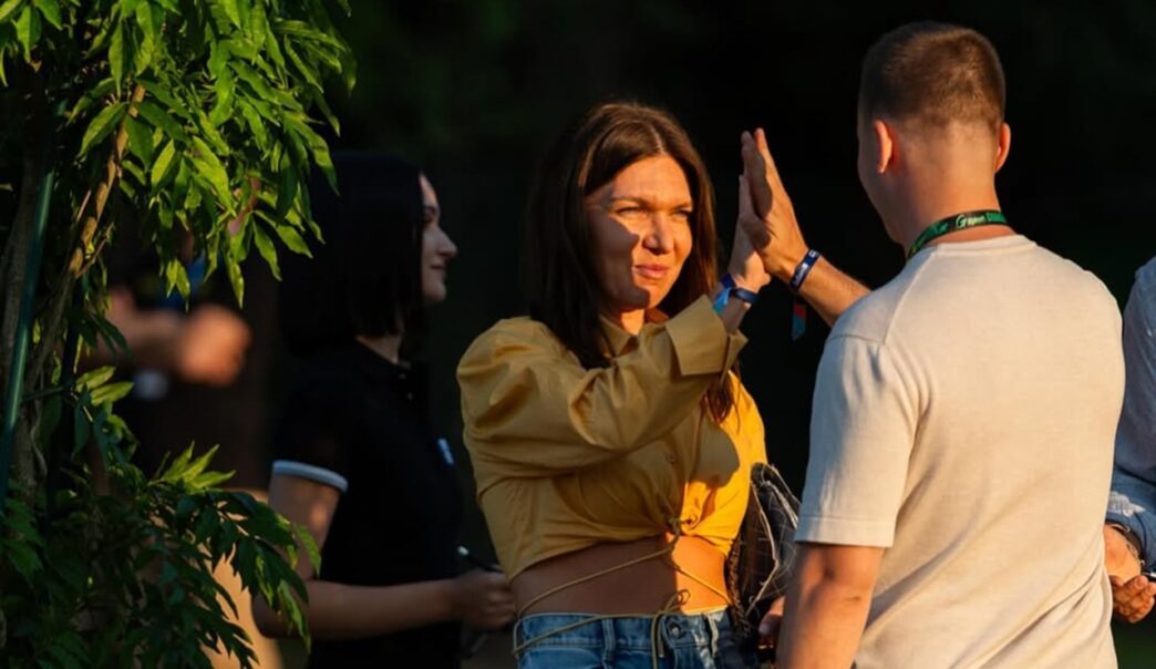 simona-halep,-ce-aparitie-de-craciun,-cu-abdomenul-la-vedere!