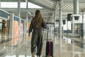 in-ce-conditii-ti-se-poate-refuza-trecerea-frontierei-cand-zbori-cu-avionul.-documentele-care-nu-sunt-acceptate