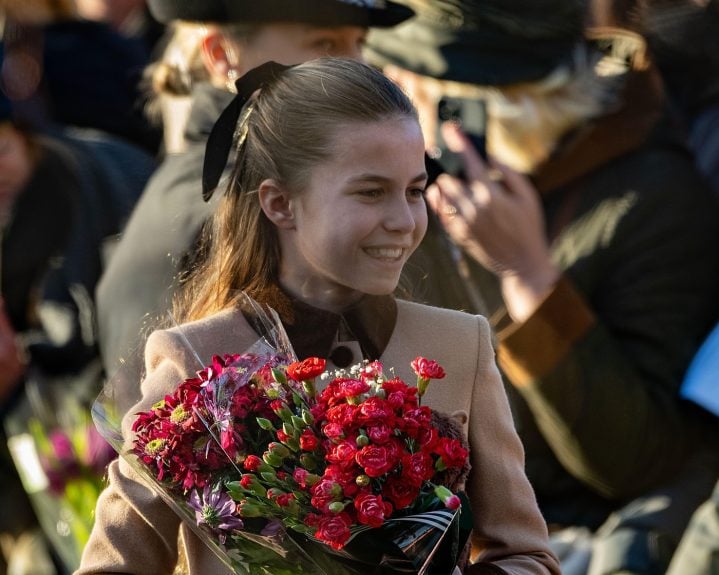 printesa-charlotte-a-furat-toate-privirile-la-sandringham,-dupa-recitalul-la-pian.-toata-lumea-a-ramas-uimita-cat-de-bine-seamana-cu-regina-elisabeta