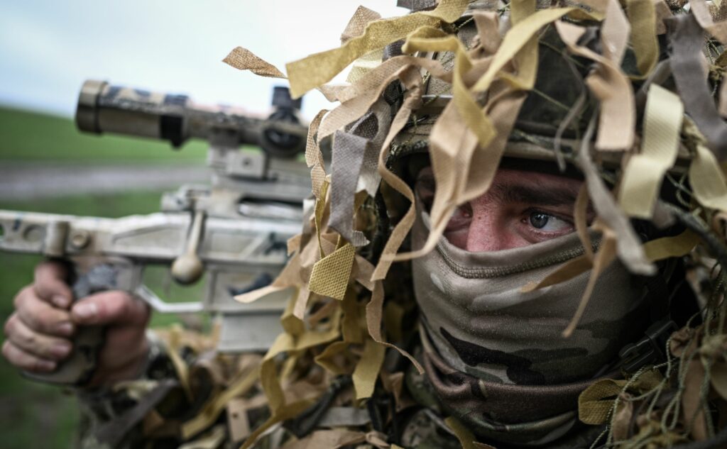 marea-britanie-anunta-un-program-militar-platit-de-un-an-in-randul-tinerilor.-programul,-in-vigoare-din-martie-2026