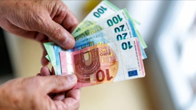 o-tara-in-care-lucreaza-sute-de-mii-de-romani-discuta-cresterea-varstei-de-pensionare