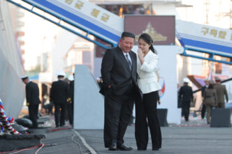 liderul-nord-coreean-kim-jong-un-si-a-dus-fiica-la-mausoleul-familiei