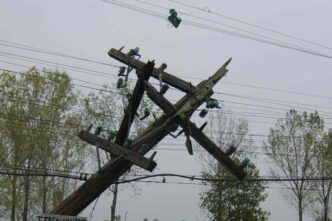 zapada-si-vantul-au-lasat-fara-energie-electrica-mai-multe-judete-sunt-afectati-52.244-de-utilizatori-din-189-de-localitati