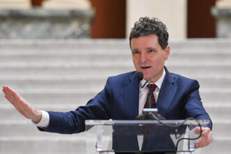 nicusor-dan-va-participa-la-reuniunea-coalitiei-de-vointa,-la-paris