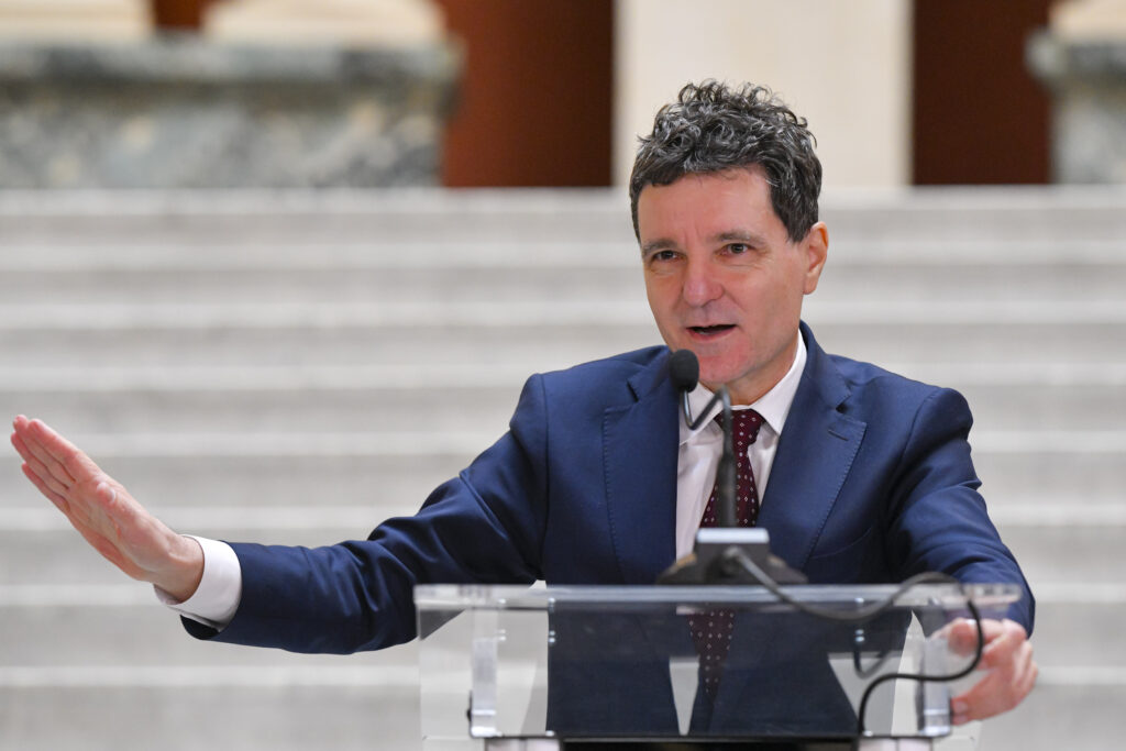 nicusor-dan-va-participa-la-reuniunea-coalitiei-de-vointa,-la-paris