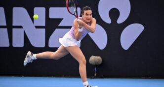 gabriela-ruse,-eliminata-de-sofia-kenin-la-brisbane-desi-americanca-a-primit-ingrijiri-medicale.-foto