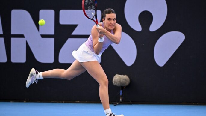 gabriela-ruse,-eliminata-de-sofia-kenin-la-brisbane-desi-americanca-a-primit-ingrijiri-medicale.-foto