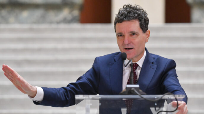 nicusor-dan,-despre-pensiile-magistratilor-si-termenul-ccr-in-aceeasi-zi-cu-contestatia-numirii-la-ccr