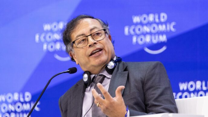 trump-il-invita-pe-presedintele-columbiei,-gustavo-petro,-la-casa-alba-dupa-amenintari-militare