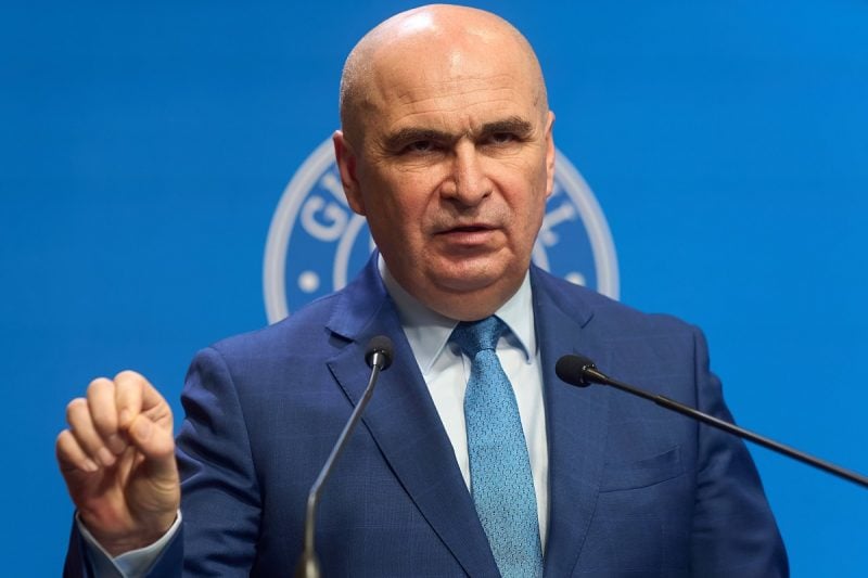 guvernul-bolojan-ar-fi-taiat-peste-25000-posturi-ocupate.-unde-s-au-facut-cele-mai-multe-taieri