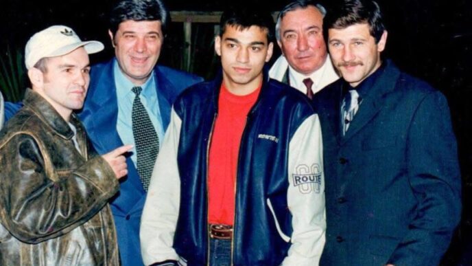 marea-legenda-a-romaniei-nu-are-cont-de-facebook-si-isi-striga-furia:-a-lovit-in-noi,-in-familia-lui