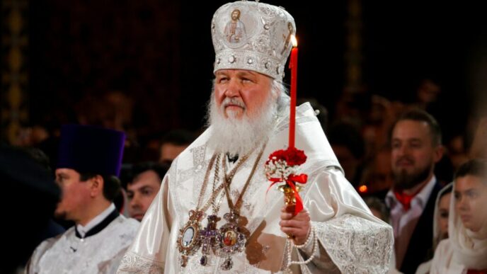 cum-se-simte-razboiul-din-ucraina-in-contributiile-benevole-percepute-de-biserica-ortodoxa-rusa