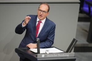 germania-va-suplimenta-numarul-ofiterilor-de-informatii-pentru-combaterea-extremismului-de-stanga