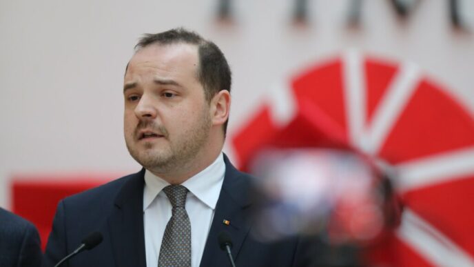 ministrul-sanatatii-respinge-scenariul-taierilor-de-salarii-si-anunta-reorganizarea-spitalelor-pe-patru-categorii-/-eu-nu-stiu-la-ministerul-sanatatii,-sa-existe-vreun-document-strategicde-taiere-cu-10%-a-salariilor