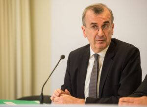 guvernatorul-bancii-frantei-anunta-ca-franta-risca-zona-periculoasa-daca-deficitul-depaseste-5%-in-2026