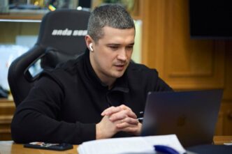 parlamentul-ucrainei-a-desemnat-noul-ministru-al-apararii.-mykhailo-fedorov-mizeaza-pe-tehnologie-si-reforma