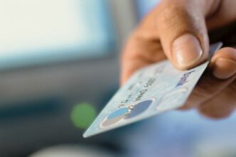 un-vasluian-care-a-primit-din-greseala-60000-de-lei-pe-card-a-refuzat-sa-dea-banii-inapoi.-ce-trebuia-sa-faca-imediat-pentru-a-nu-raspunde-in-fata-legii