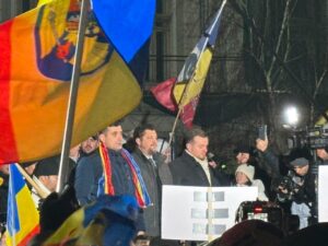 jandarmii-ii-cauta-pe-manifestantii-care-au-incercat-sa-forteze-cordoanele-de-protectie-la-protestul-de-ieri.-s-au-dat-amenzi-si-s-au-facut-dosare-penale
