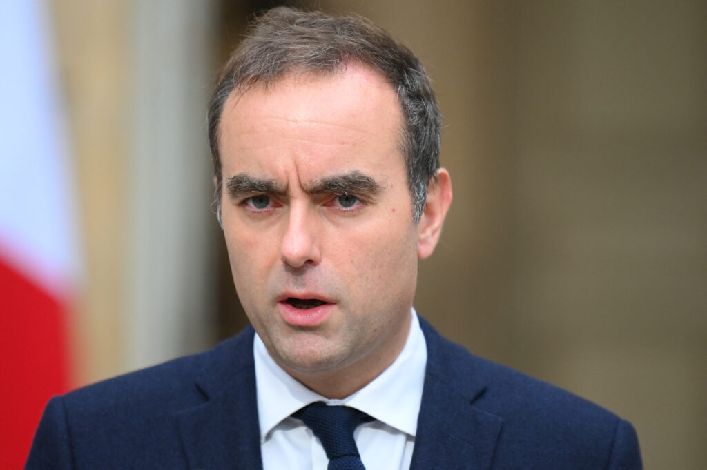 premierul-francez-impune-bugetul-pentru-2026,-riscand-o-motiune-de-cenzura