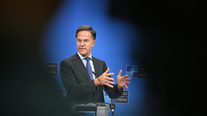 nato-isi-consolideaza-cooperarea-cu-danemarca-si-groenlanda-pentru-securitatea-arctica