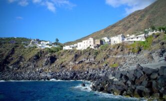 unde-se-afla-cea-mai-mica-scoala-din-italia:-se-redeschide-pentru-o-eleva-si-are-un-singur-profesor