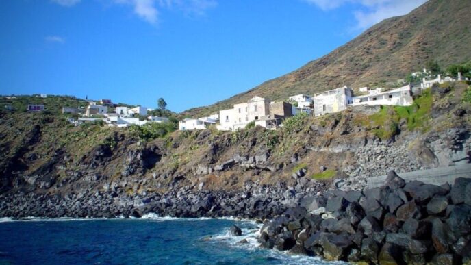 unde-se-afla-cea-mai-mica-scoala-din-italia:-se-redeschide-pentru-o-eleva-si-are-un-singur-profesor