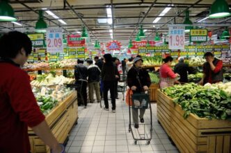 ce-poti-cumpara-dintr-un-supermarket-din-china-cu-250-de-lei:-experimentul-unei-romance,-viral